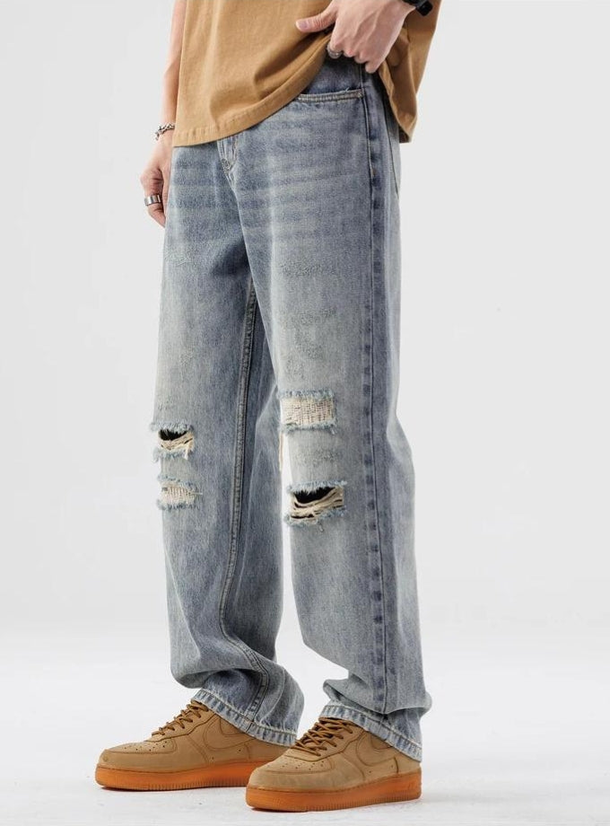 Light Wash Distressed Knee Jeans