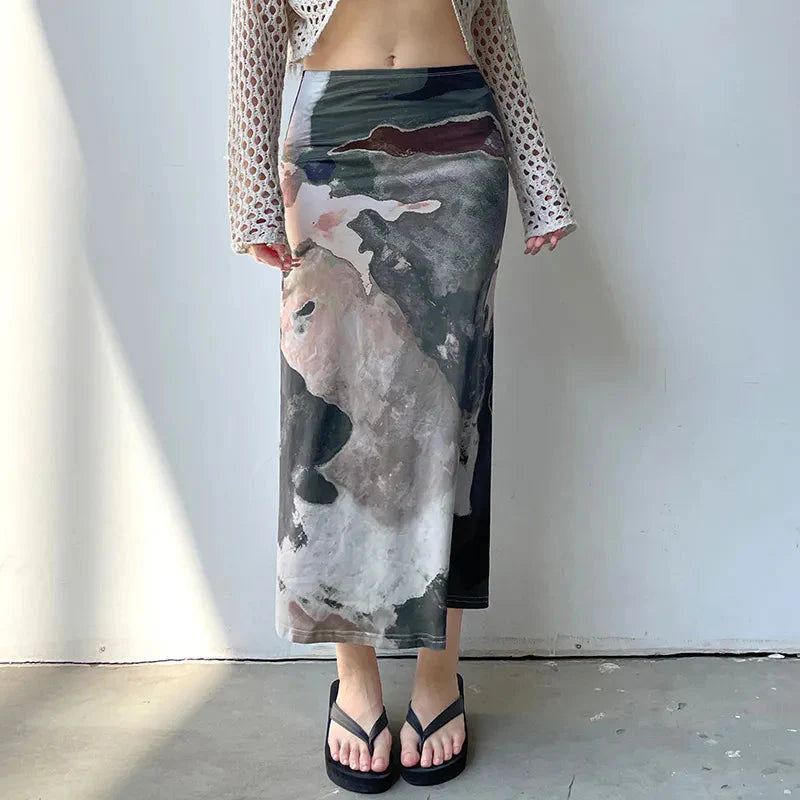 Low Rise Graphic Printed Midi Skirt